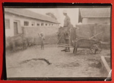 Photo Homme Avec Brouette En Bois Et Enfant Allemagne 1930 C. ( F 28 )