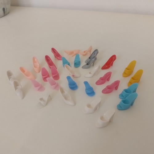 Barbie lot chaussures - de,