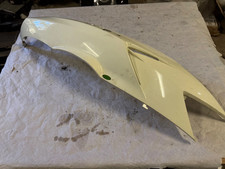 CARENAGE LATERAL DROIT -