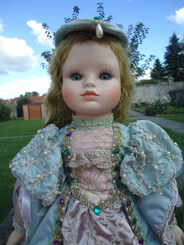 Poupee mundia porcelaine - poupee, en