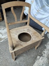 Ancienne chaise dite Garde robe ou de Commodités  