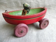 ANCIEN BATEAU CANOT EN BOIS À