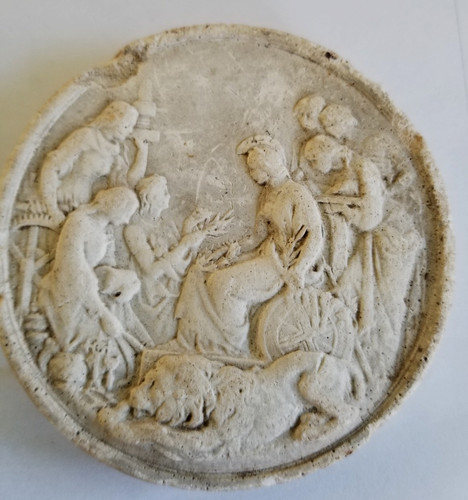 Petit médaillon ancien