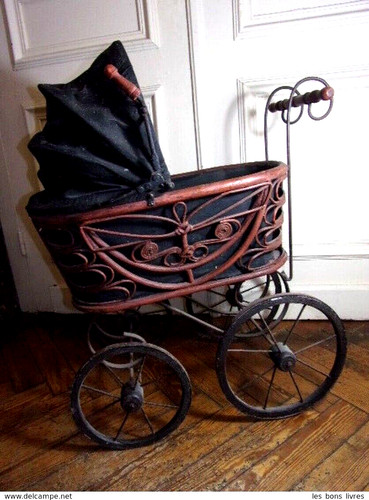Jouet ancien jolie poussette - ancien.,