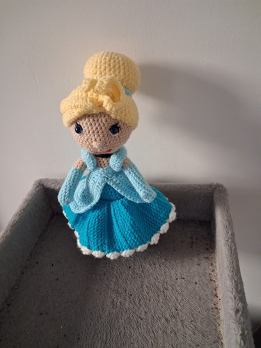 Poupée crochet amigurumi - au,