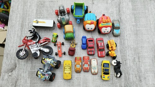 Lot diverses voitures moto