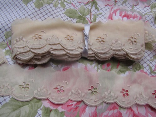 520 dentelle ancienne - cm,