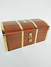 Superbe coffre a trésor du capitaine en bois et laiton neuf longueur 22 cm