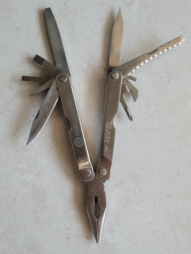 Ancienne pince multifonction - ancienne,