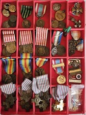 Lot Médailles Insignes