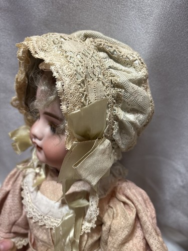 Bonnet coiffe poupée ancienne
