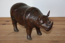 Statue animal Rhinoceros en
