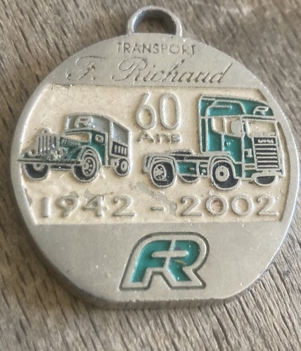Vintage rare keyring man - keyring, truck