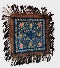 Challe De Manton En Soie Noire