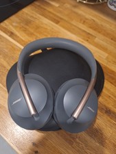 BOSE QuietComfort 700  -