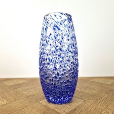 Ancien vase en cristal granité bleu