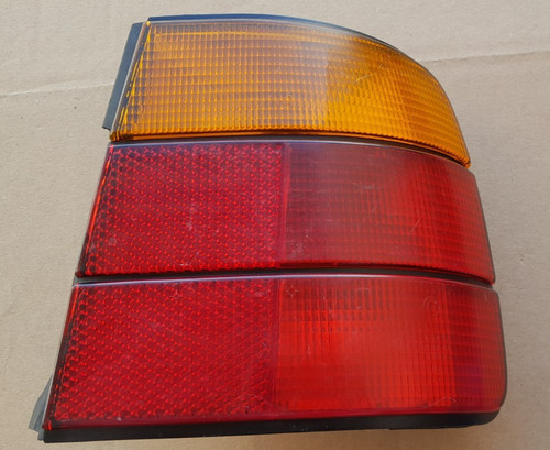 Feu arrière droit bmw e34 - arrière,