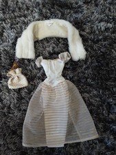 Vêtement Barbie Et Étole