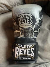 Used Cleto Reyes 12oz snakeskin Left Glove