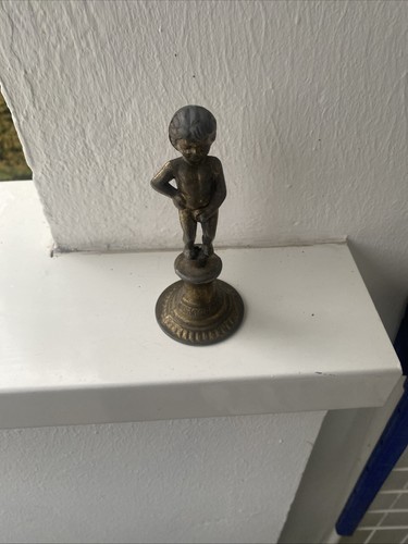 Manneken pis petite - -, statue
