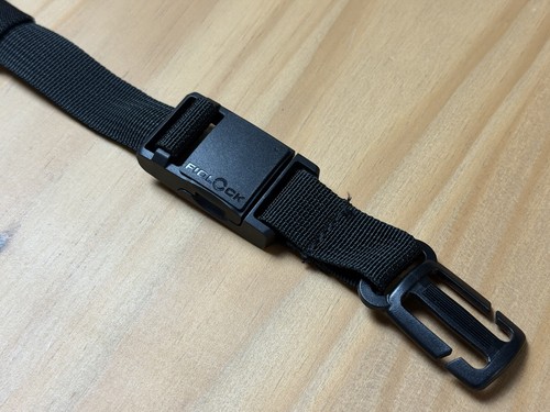 Snap fidlock black chest - snap,