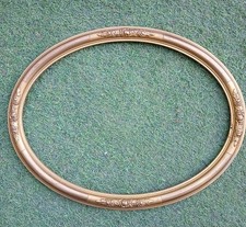 ANCIEN CADRE BOIS OVALE DORE