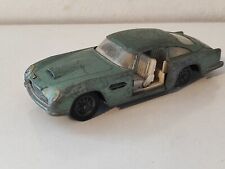 Solido n° 130 Aston Martin DB5 vantage suspension vert clair  pour restauration