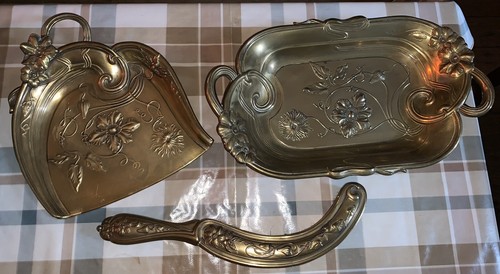 Dinanderie service table - service,