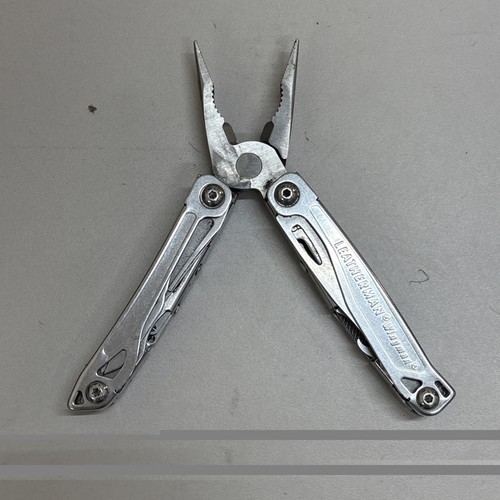 Leatherman wingman multitool - wingman,