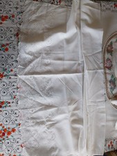 Bord De Lit , Chemin De Table?