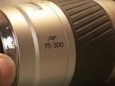 minolta  AF  zoom   75-300mm f