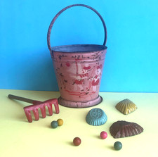 ANTIQUE BEACH TOYS - PAINTED CANVAS MOLD BUCKET - NICE OLD TIN TOY BEACH