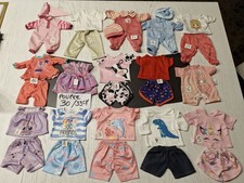 VETEMENTS  NEUFS  POUPEES DE 30 A 33  CM ENVIRON   AU CHOIX