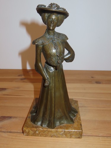 Belle statuette ancienne - , en
