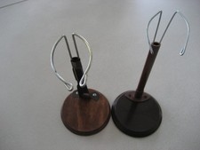 2 Socles/supports pour