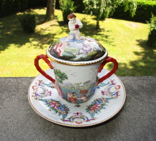 Tasse couverte chocolat - à,