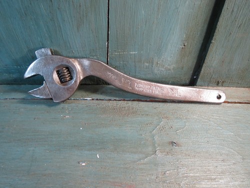 Outil ancien clef cle - ancien,