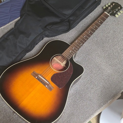 Guitare acoustique électrique