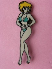 pin's NATACHA maillot de bain