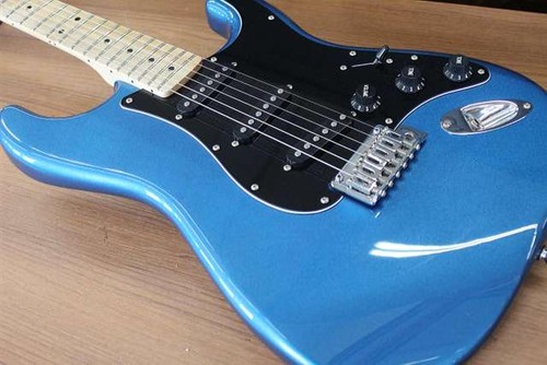 Squier stratocaster type - squier,