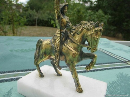 Jeanne arc sur son cheval - d'arc,