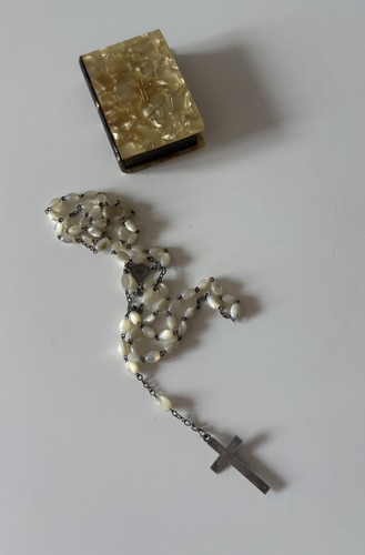 Boîte avec chapelet forme - chapelet, en