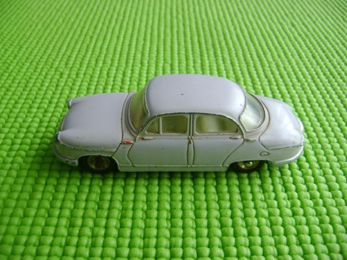 Dinky toys 547 - dinky,