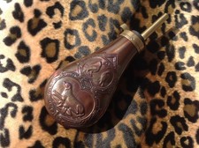  Poire à poudre noire en