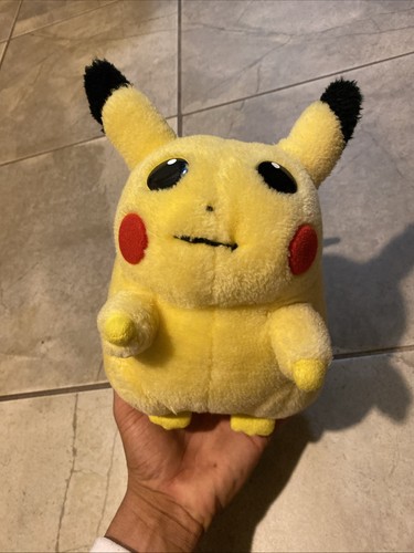 Peluche pokemon pikachu play - peluche,