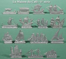 La Maison du Café, 1st Series of 20 Silver Plastic Boats + The Game of Corsors