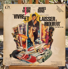James Bond, Roger Moore "Vivre