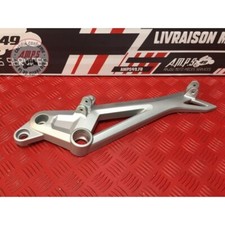 PLAQUE PORTE-REPOSE-PIED DROITE Réf OEM: 82411441A