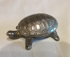 PETITE TORTUE BOITE A PILULES