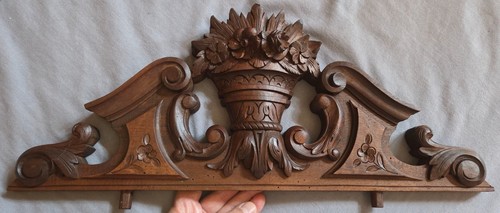 Fronton bois sculpté - fronton, fin